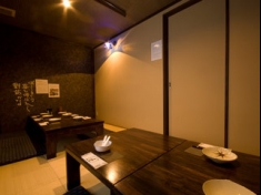 琉球畳の個室。禁煙席です。