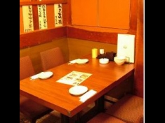 大阪梅田東通りもつ鍋とじゃがいも料理居酒屋のテーブル